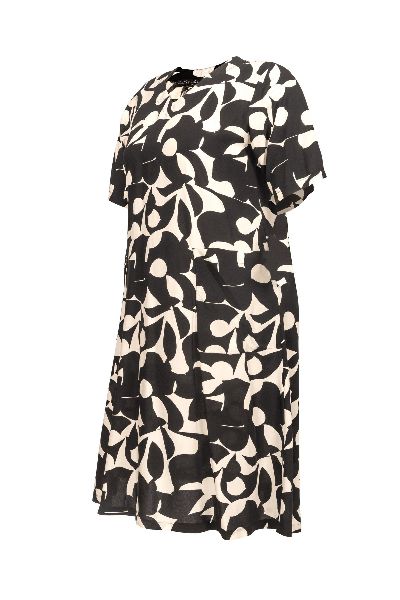 Maxi-Sommer Kleid aus Viskose in schwarz mit weißem Muster.