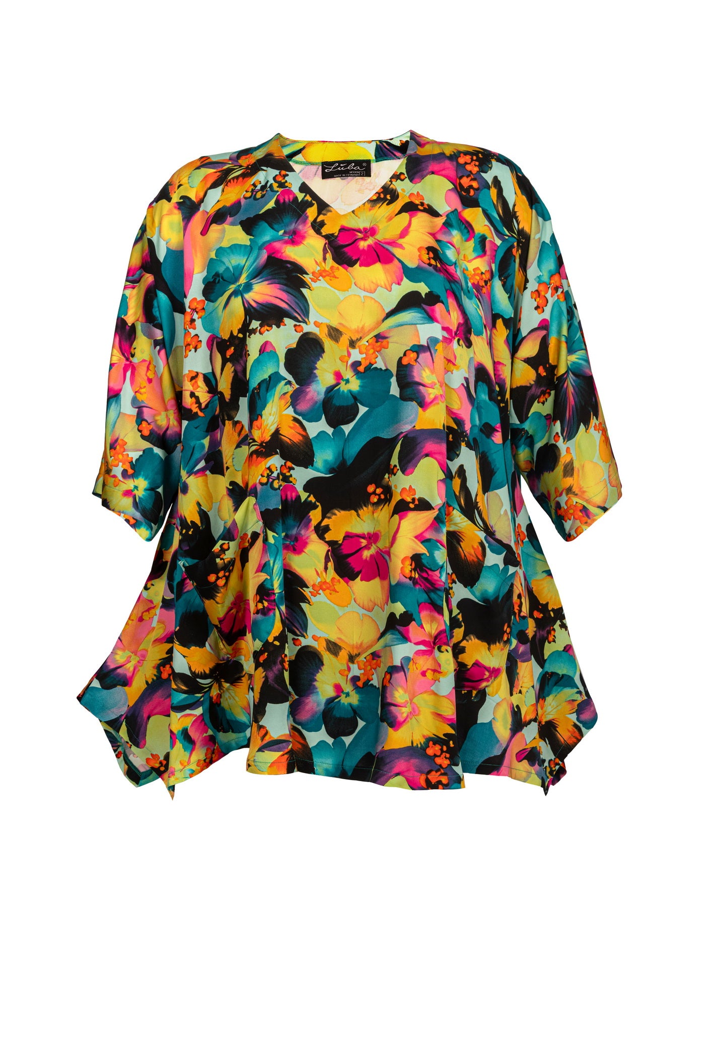 Farbenfrohe Flower Viskose Tunika – luftige Plus-Size Damenmode von Lubamoden