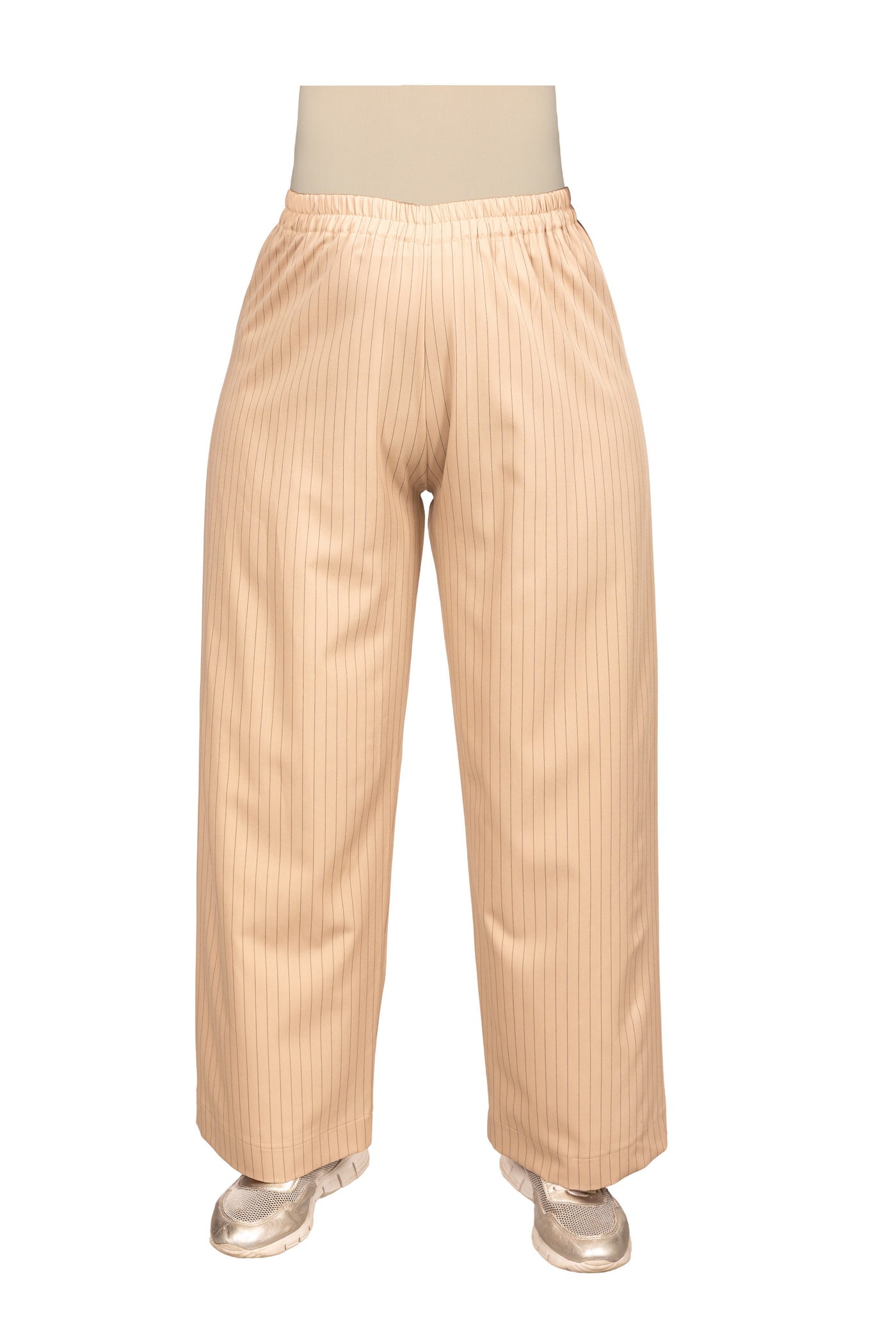 Marlene-Hose, beige mit schwarzen Nadelstreifen.