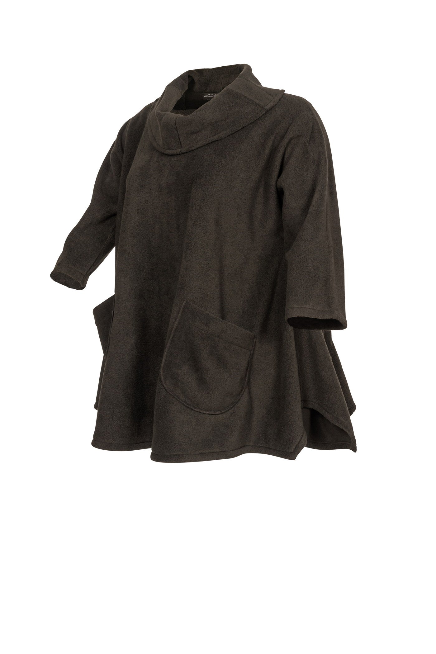 Kuscheliger schwarzer Fleece-Pullover mit Umlegekragen und 2 praktischen Taschen.