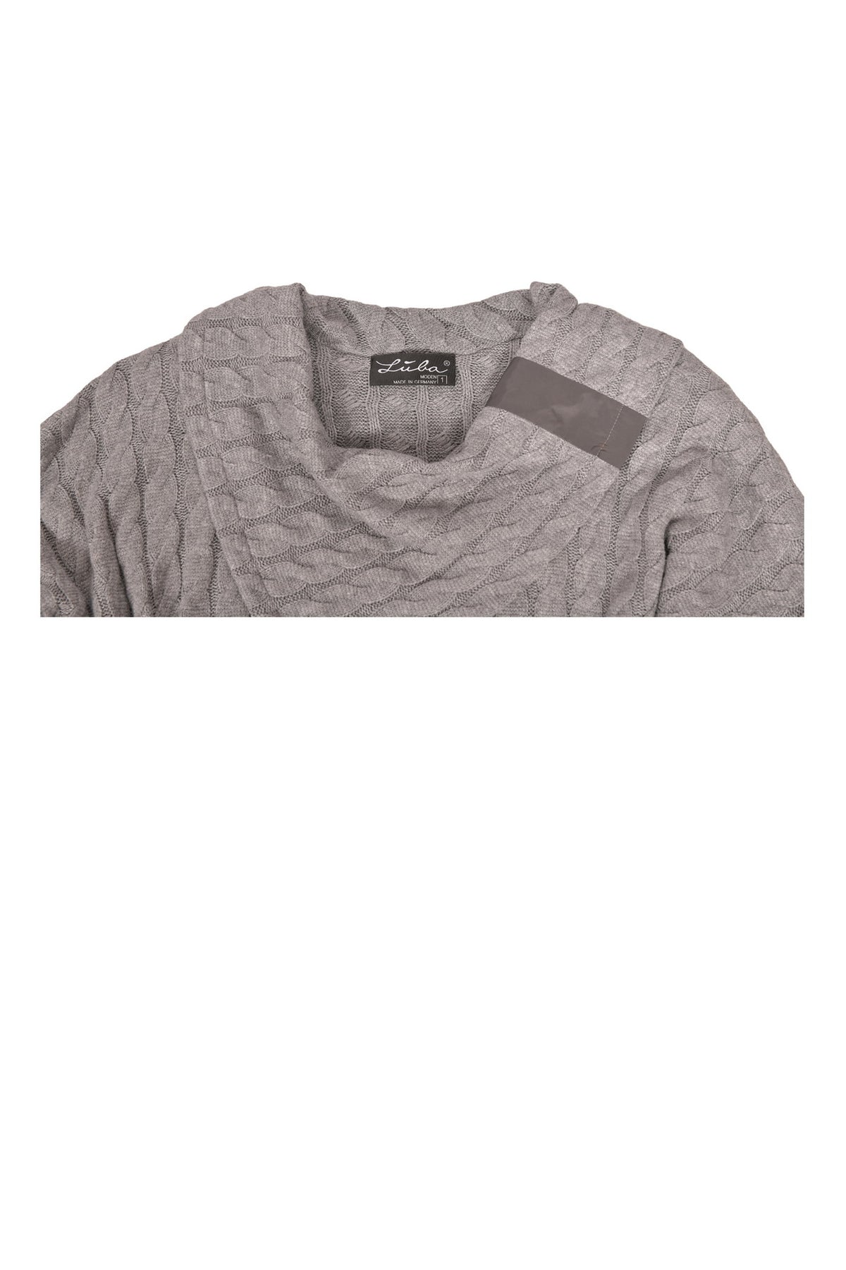 Grauer Zopf-Pullover mit Bündchen und asymmetrischem Kragen – große Größen.
