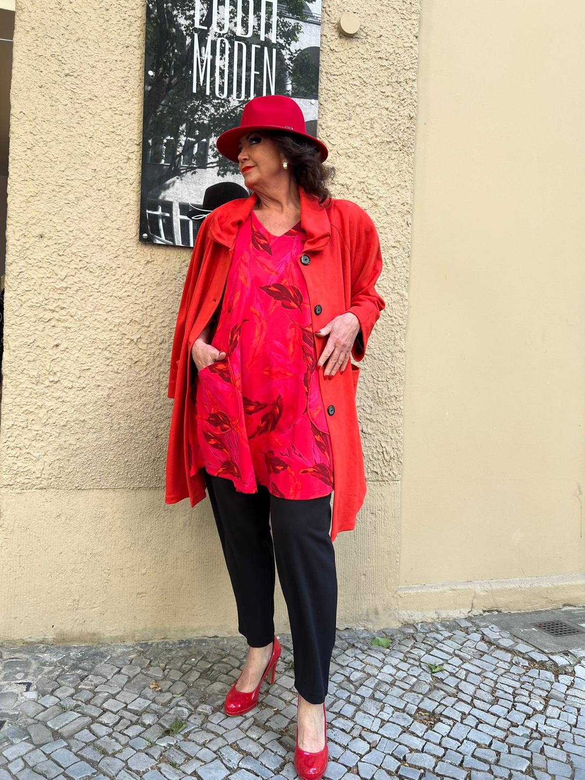 Jacke in Velourslederoptik mit großem Kragen, A-Linie, rot