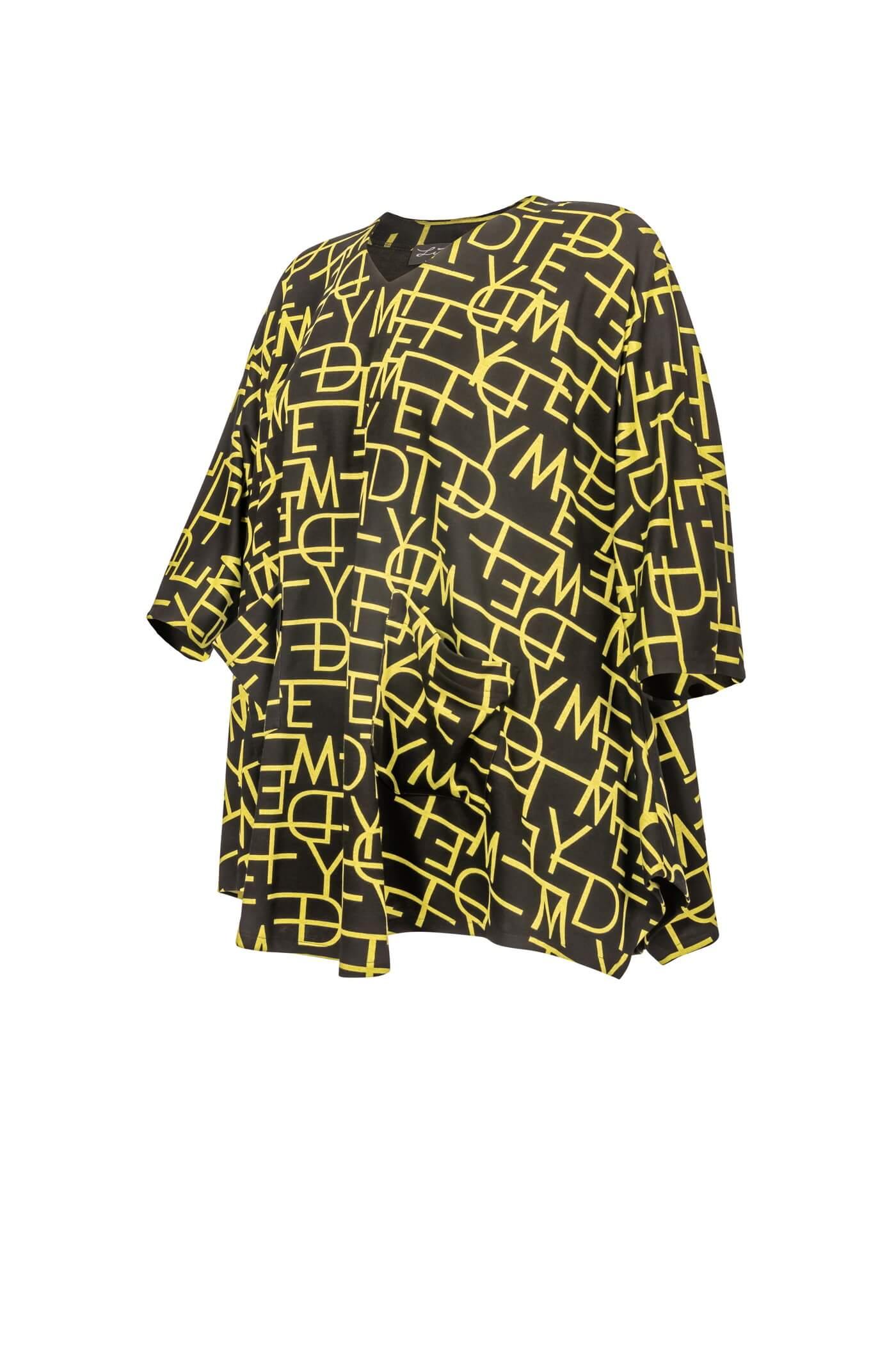 Detailansicht der Jersey-Tunika, zeigt den Schwarz-Gelb Allover-Print und den V-Halsausschnitt.