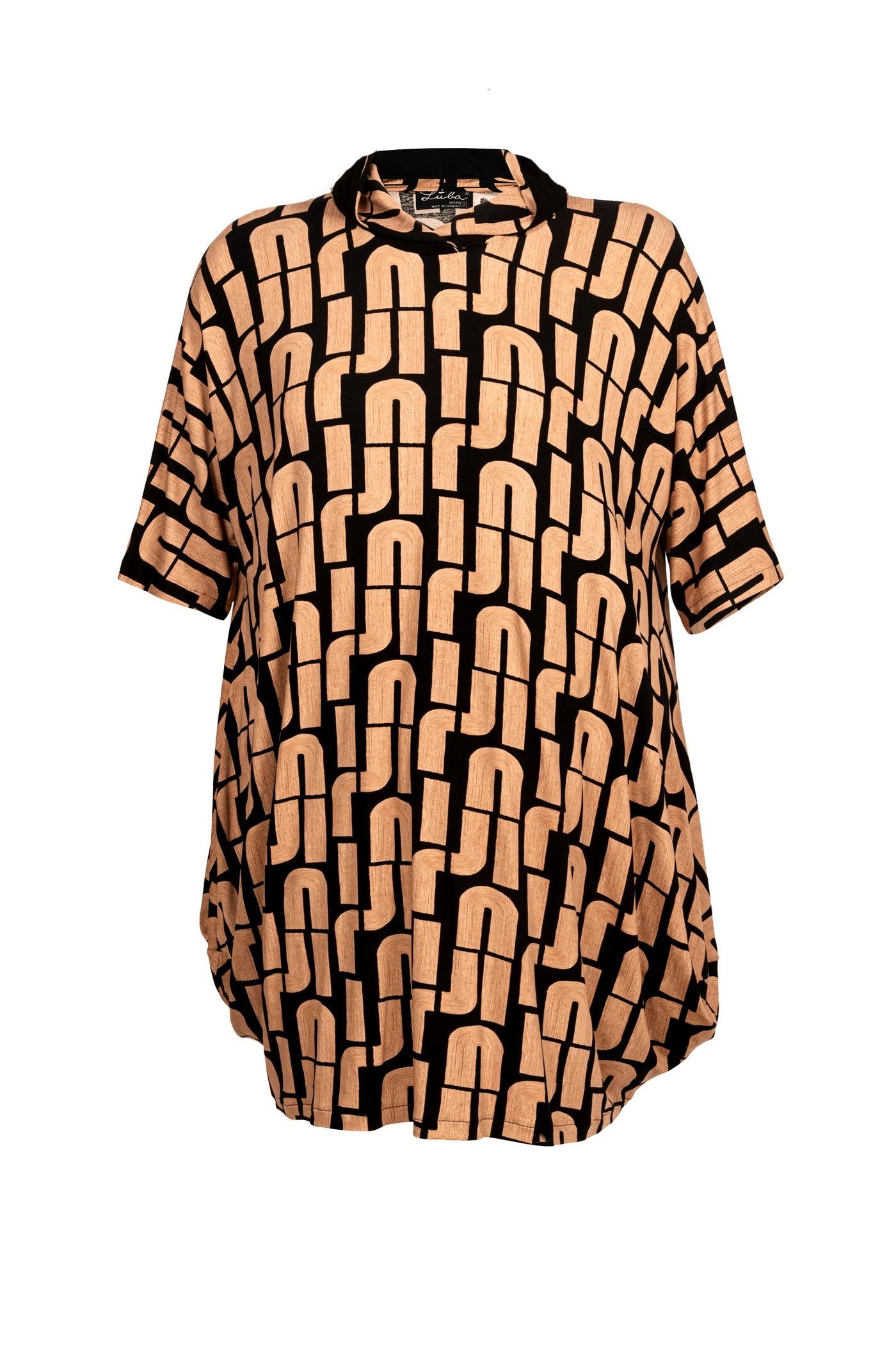 Vorderansicht Schwarz-Beiges Kleid mit Kapuze