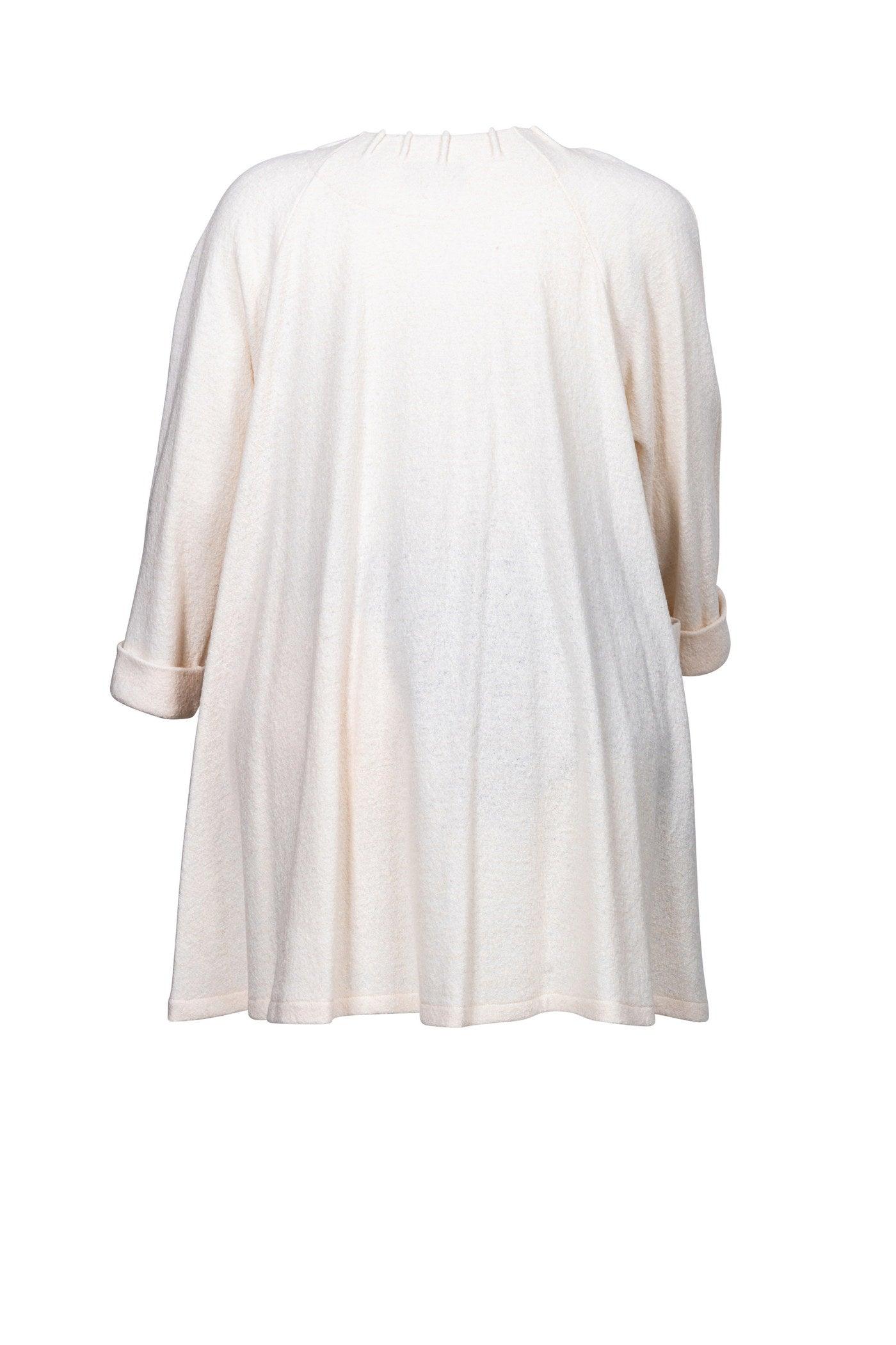 Rückansicht: Wollweißer Mantel, ohne Kragen