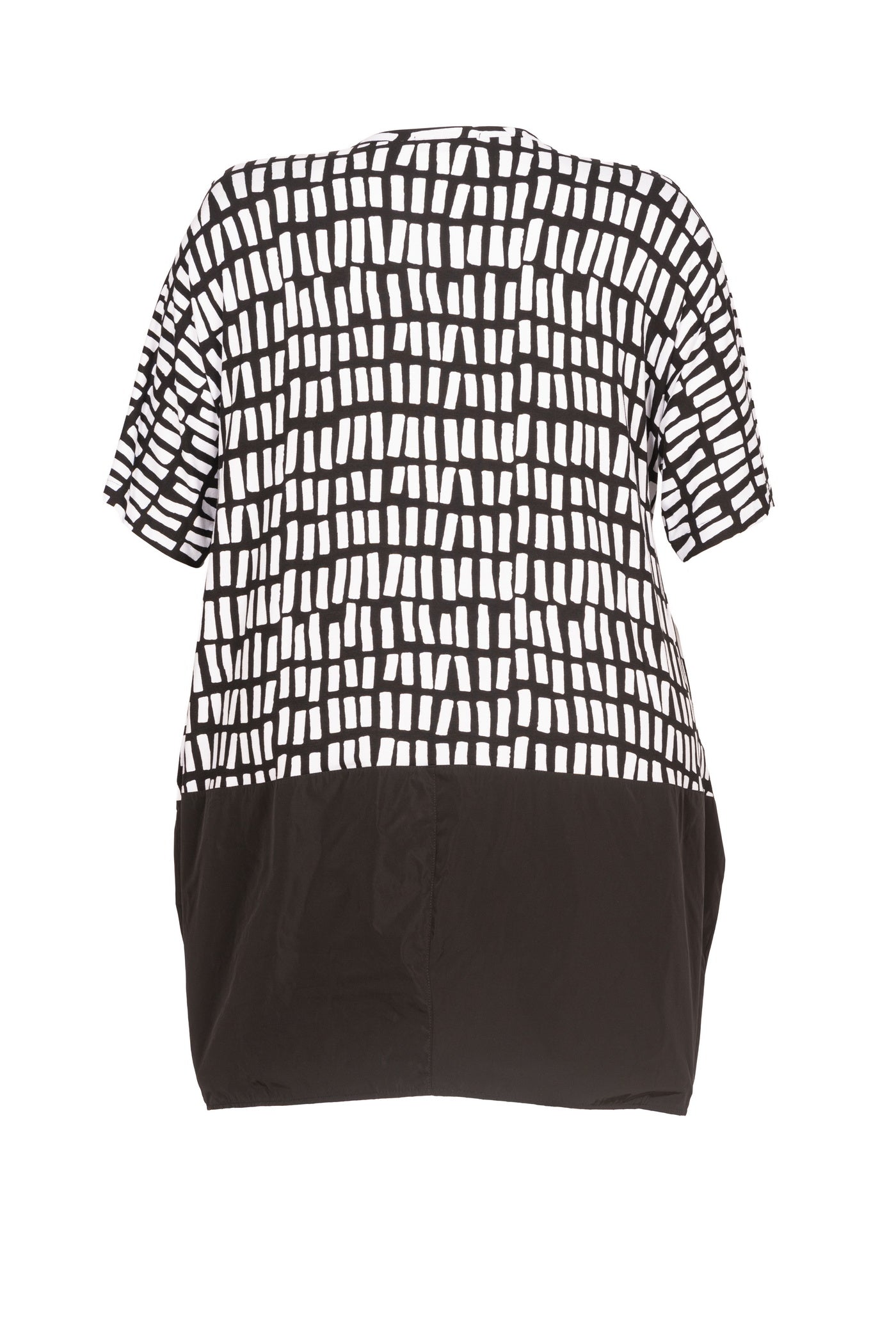 Einzigartiges Ballon-Kleid aus schwarz-weißer Stoff-Kombination.