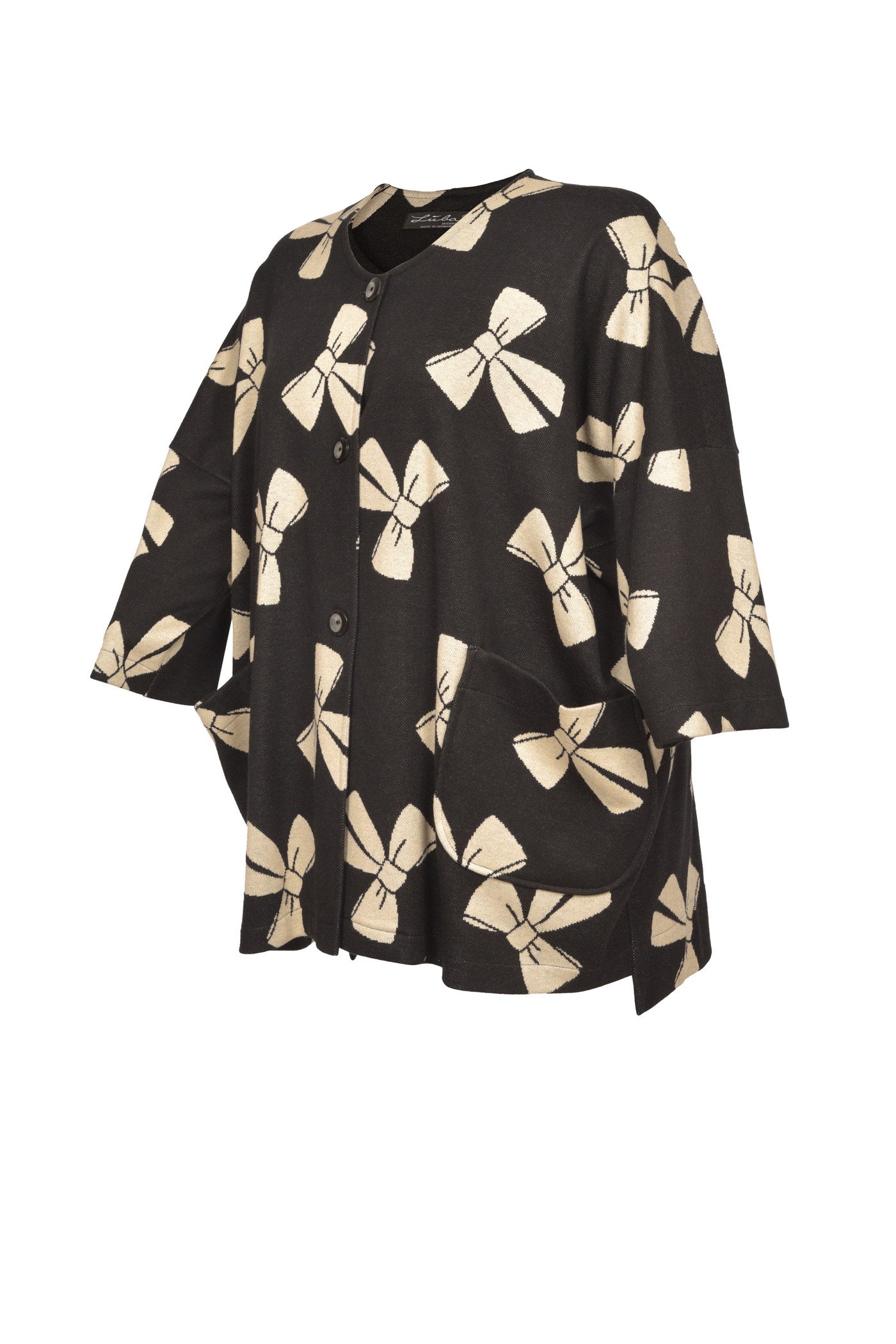 Ausgefallene Jaquard-Jacke und 2 praktischen Taschen.