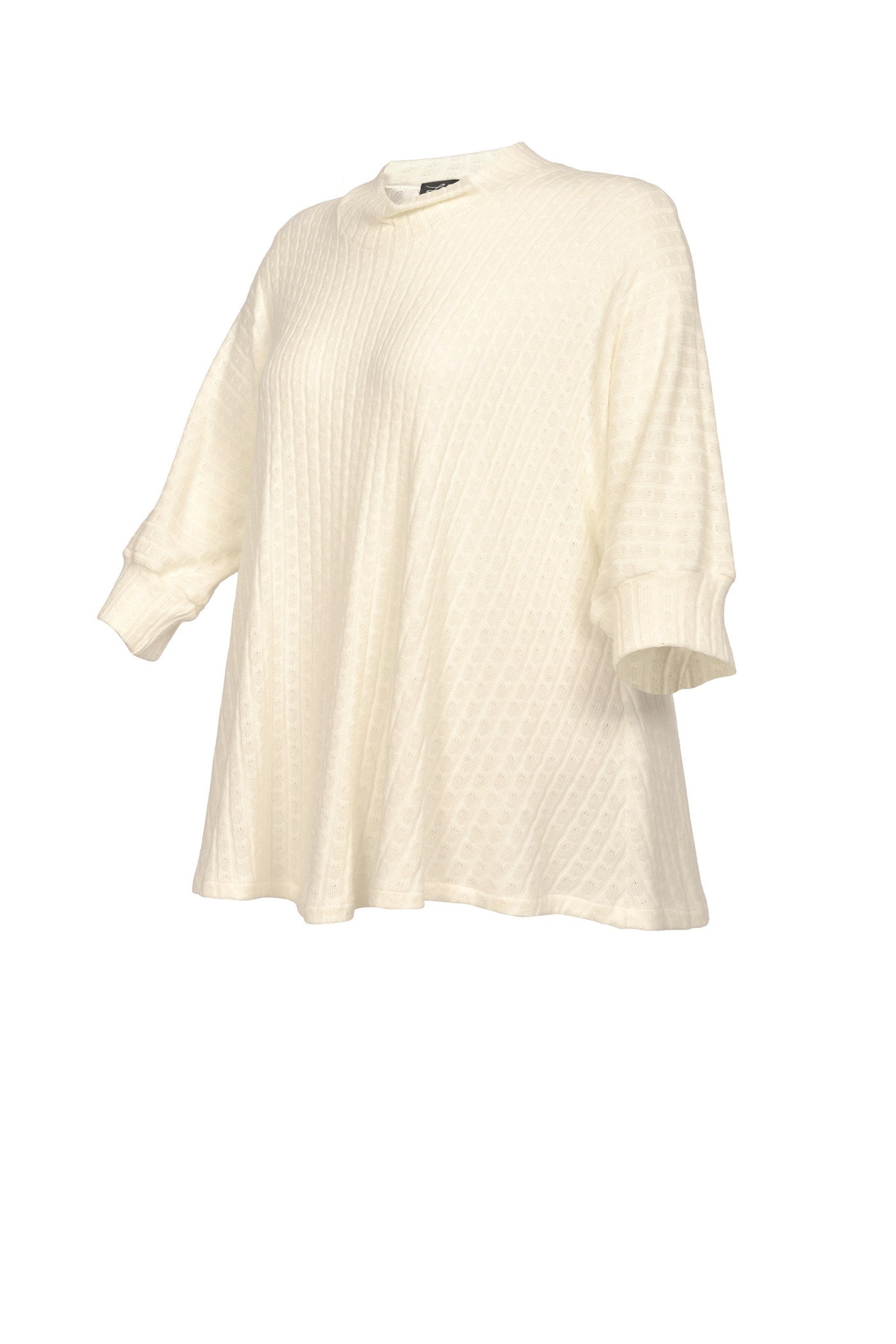 Aktueller wollweißer Pullover mit Muster.