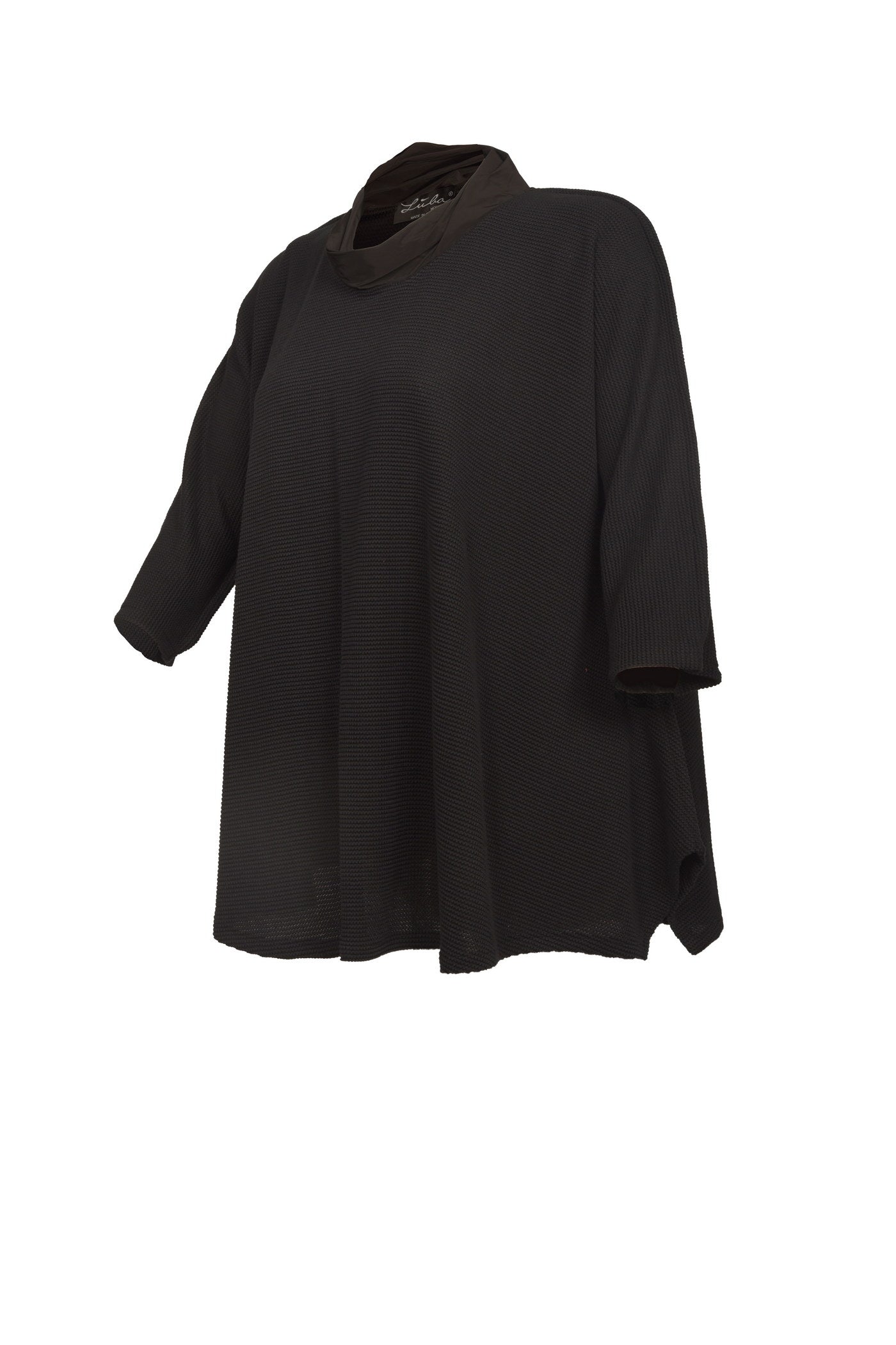 Kuscheliger schwarzer Baumwoll-Pullover mit Taft-Stehkragen.