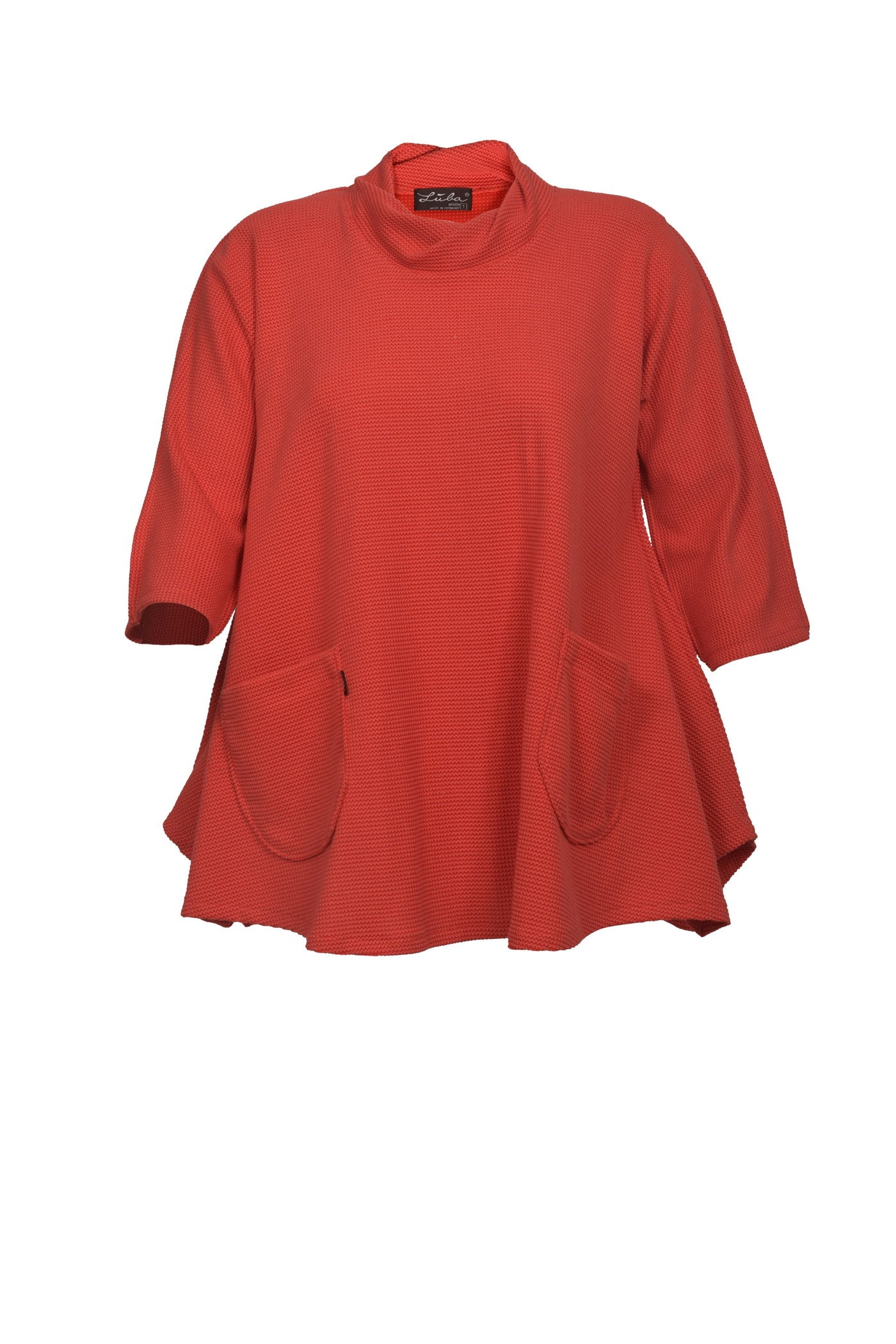 Eleganter roter Pullover mit Stehkragen und 2 praktischen Taschen.