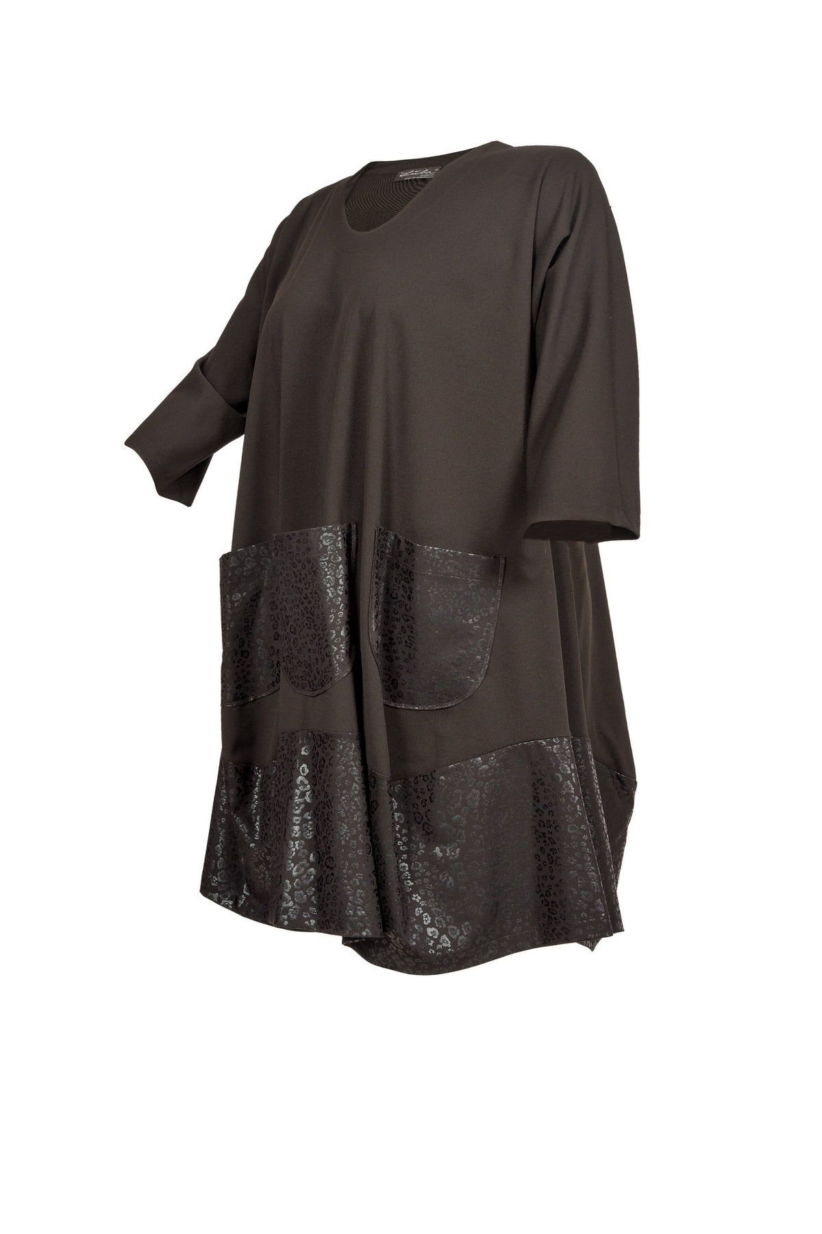 Schwarzes Kleid mit 3 Taschen - große Größen